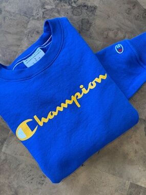 Champion Blue Crewneck Sweatshirt Small Unisex Retro Logo Pullover Logo Classic